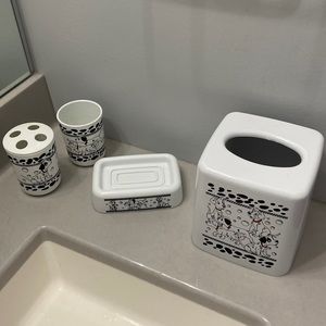 101 Dalmatians vintage 90s bathroom decor tissue, toothbrush holder, soap, & cup
